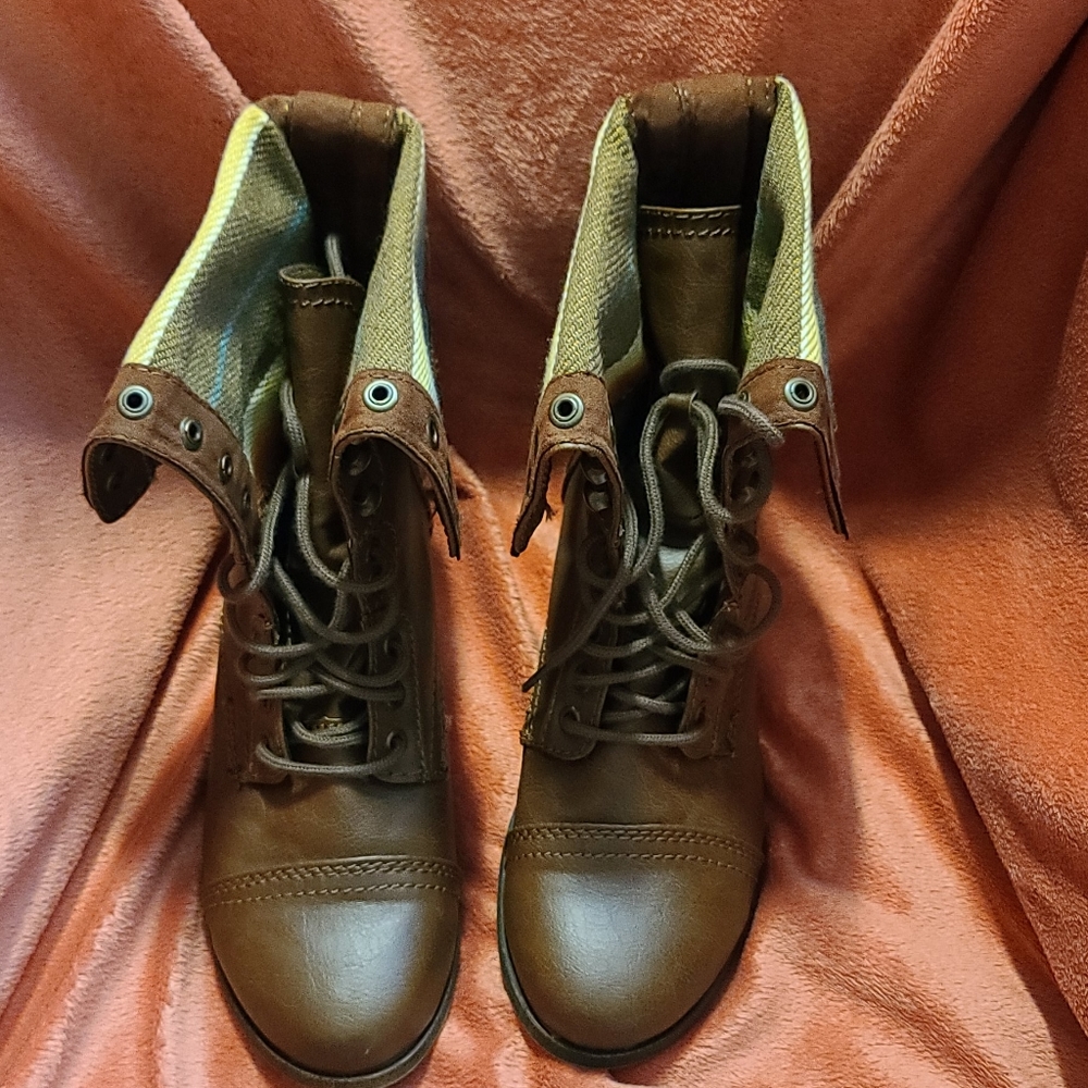 Womens Booties Size 9.5
